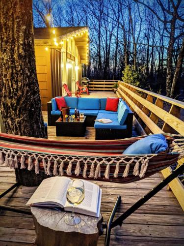 Chestnut Tree Lodge - Modern Wooded Escape Chestnut Tree Lodge - Modern Wooded Escape