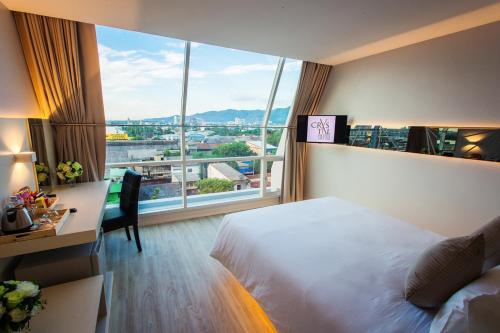 Crystal Hotel Hat Yai Room Type - Suite with Mountain View