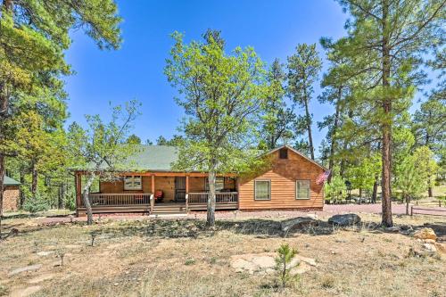 B&B Happy Jack - Happy Jack Cabin with Deck Near Fishing and Kayaking - Bed and Breakfast Happy Jack