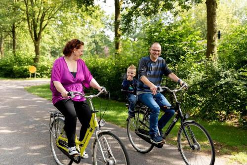 Stacaravan 108 met airco vakantiepark de Tien Heugten Schoonloo Drenthe