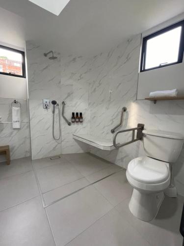 Double Room image 3