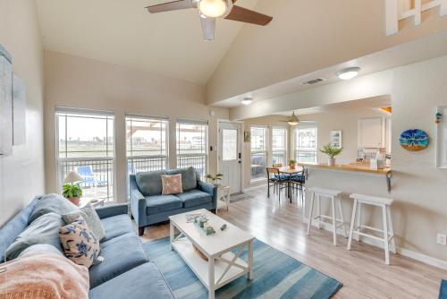 Waterfront Mustang Island Retreat with Dock! - image 7