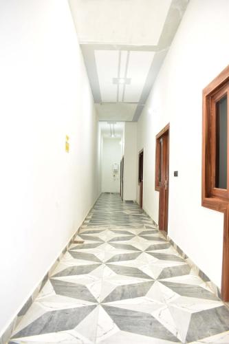 HOTEL RUDRA RESIDENCY Near Railway station