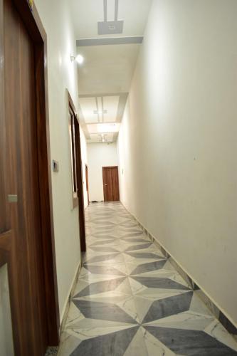 HOTEL RUDRA RESIDENCY Near Railway station