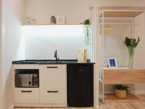 Kitchen, Ape Patio Paulista in Vila Mariana