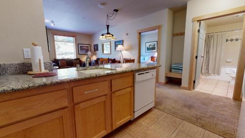 Sunstone #106 Condo - main image