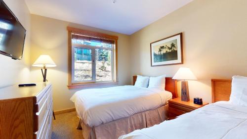 Sunstone #106 Condo - image 10