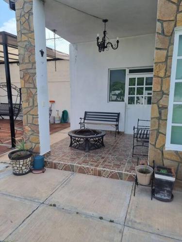 Casa de Descanso en Familia TLAHUICA. in Los Limones, Mexico