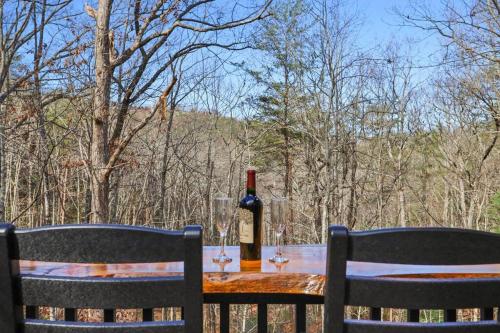 Location, Hot Tub, Theater, Outdoor Fireplace in Blue Ridge, USA
