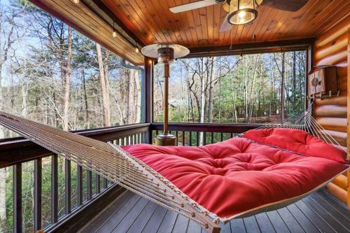 Location, Hot Tub, Theater, Outdoor Fireplace