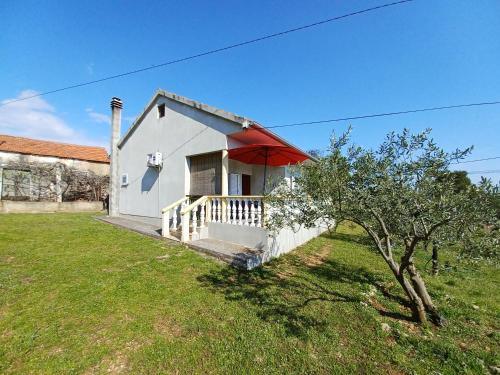 Family Vacation House in a quiet suburb near Zadar