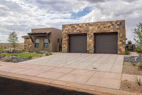 Cairn House 2 in อิวินส์