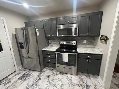 3 bedroom, 2 bath house near tennis center photo 1