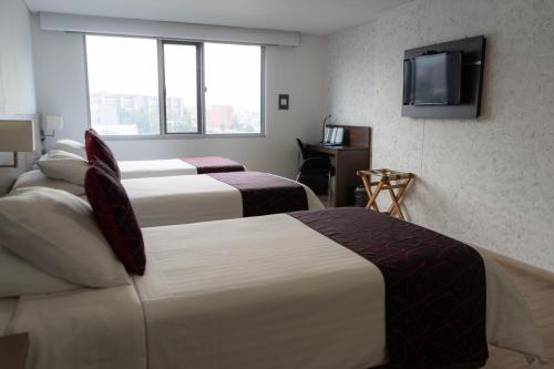 SM Grand Hotel - image 2
