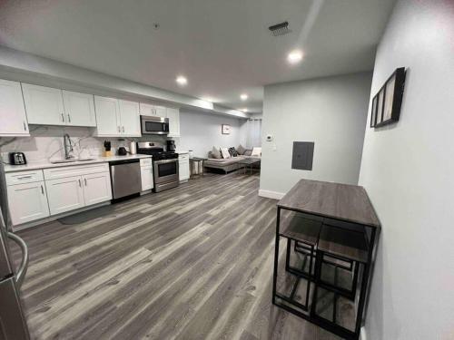 The Modern Suite - 2BR Close to NYC