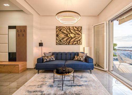 Two Bedroom Sea View Apartment in Glyfada Beach, Atény