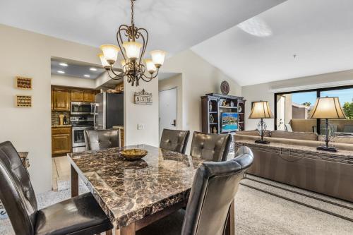 Classic Comfort in Central PS - A Ryson Property in Palm Springs, USA