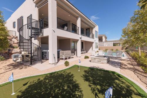 Red Mountain in อิวินส์