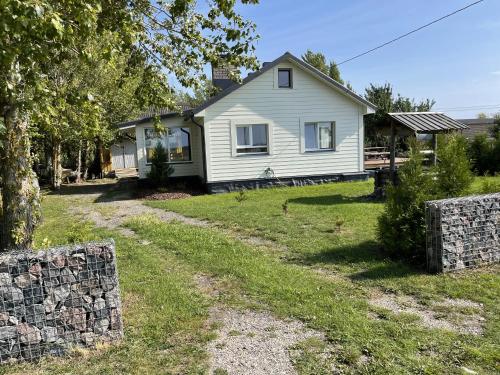 Seaside Retreat with Hot tub,Sauna, Pool & BBQ Seaside Retreat with Hot tub,Sauna, Pool & BBQ