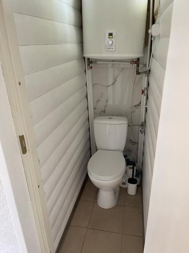 Seaside Retreat with Hot tub,Sauna, Pool & BBQ Seaside Retreat with Hot tub,Sauna, Pool & BBQ