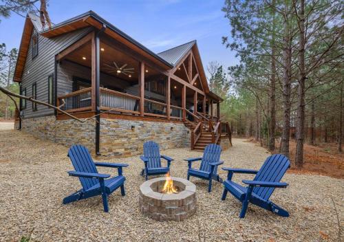 Lone Pine Lodge. Brand new! 2 bedroom luxury cabin.