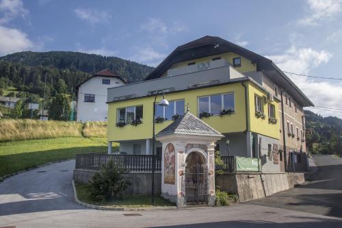 Létesítmények, Gostilna Pension Blegos in Poljane Nad Skofjo Loko