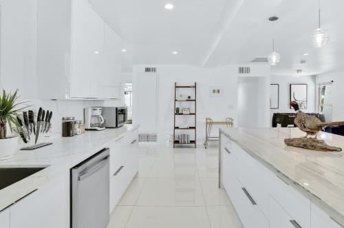 The Marble Palace - A Ryson Property in Palm Springs, USA