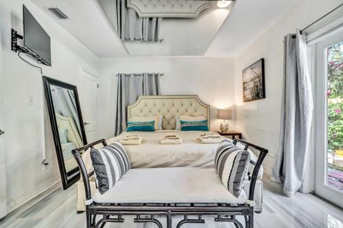 Family Home 2BR Heated Pool, Victoria Park in Fort Lauderdale, USA