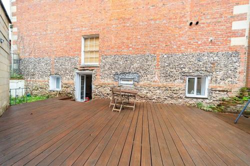 Spacious Flat with Patio & Parking in city centre, Reading (zdjęcie 10)
