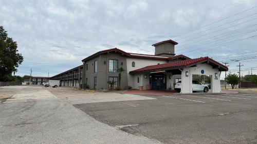 Motel 6-Beaumont, TX