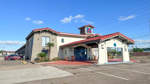 Motel 6-Beaumont, TX