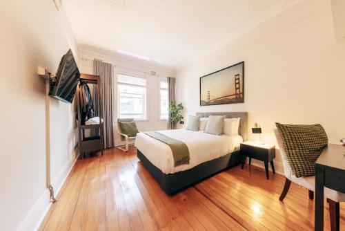 1 queen bed