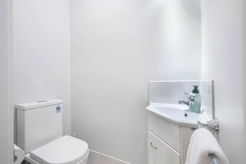 Penrith｜Nepean hospital｜4Br house｜wifi&Parking photo 1