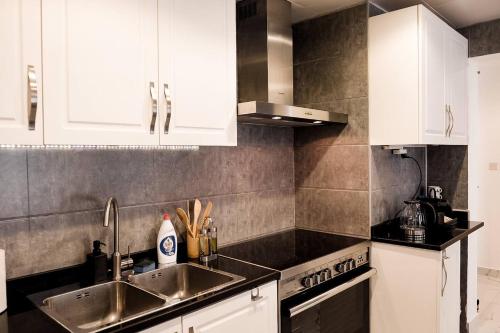 Dubaistay Luxury 2 Bedroom holiday appartment JVC KING and QUEENSIZE, Dubaj (fotografie 4)