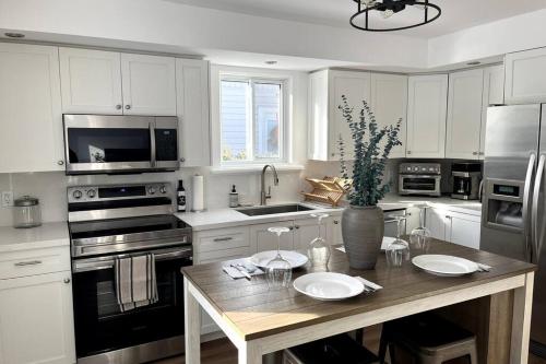 . New and Cozy Cottage Minutes to Blue Mountain