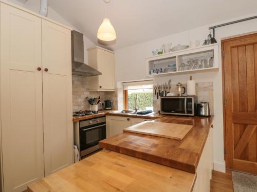 Pippin MARTIN (Near New Forest) - image 14