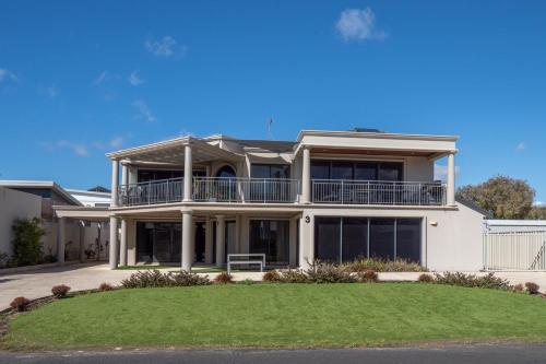 Ocean View Executive Holiday Home