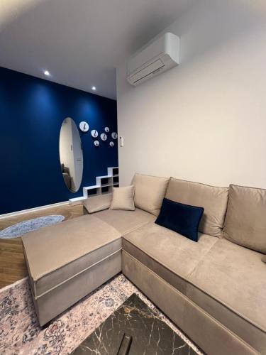 Sky Cane Apartment, Tirana