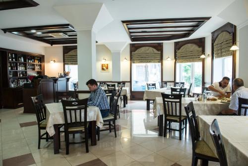 Hotel President - image 13