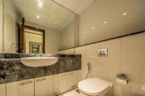 Primestay - 2BR in Al Habtoor City - Amna Tower - image 9