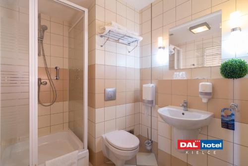Single Room image 4