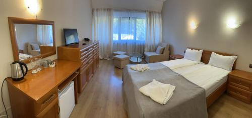 Room in BB - Hotel Moura Double Room n5169 Borovets