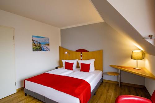Inselhotel kleiner Bodden 1.6km von Fabrik entfernt