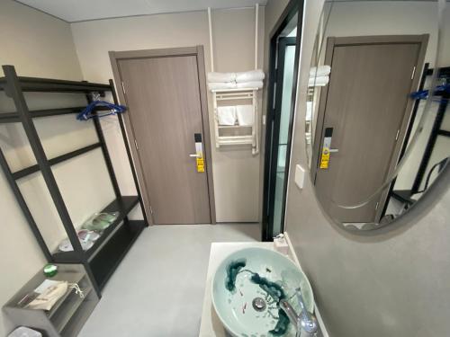 Beijing RJ Brown City Center Hotel Tian An Men Forbidden City – Beijing, NY