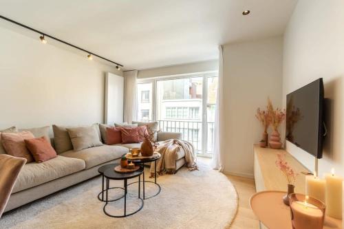 Stunning fully renovated apartment in the shopping street of Knokke with 1 parking