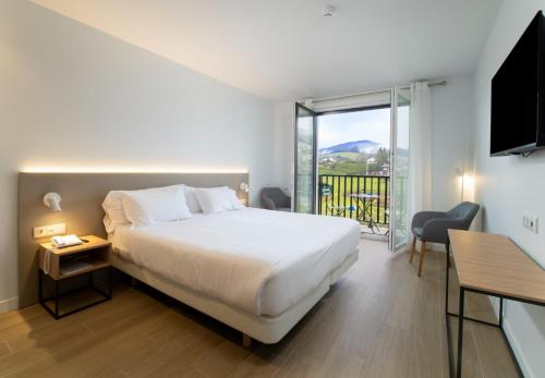 Double or Twin Room with Balcony