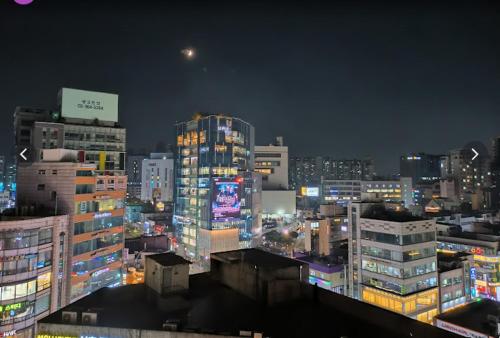Sinchon Avenue Guesthouse - Фото 1