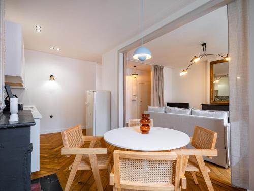 One-Bedroom Apartment image 8