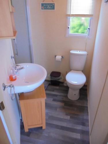 6 berth 3 bedroom Northshore Skegness Emirates