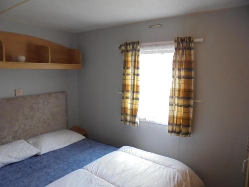 6 berth 3 bedroom Northshore Skegness Emirates